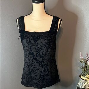 Arianne Elegant Black Garment